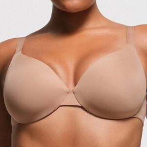 🌻NEW w/tags SKIMS Smoothing Intimates Full Coverage Lightly Lined Bra in Sienna